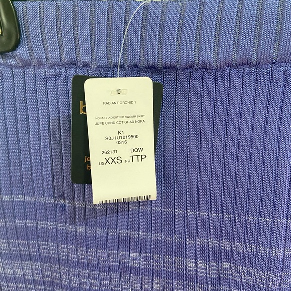 5/$30 BEBE pencil skirt ❤️ - Picture 3 of 3